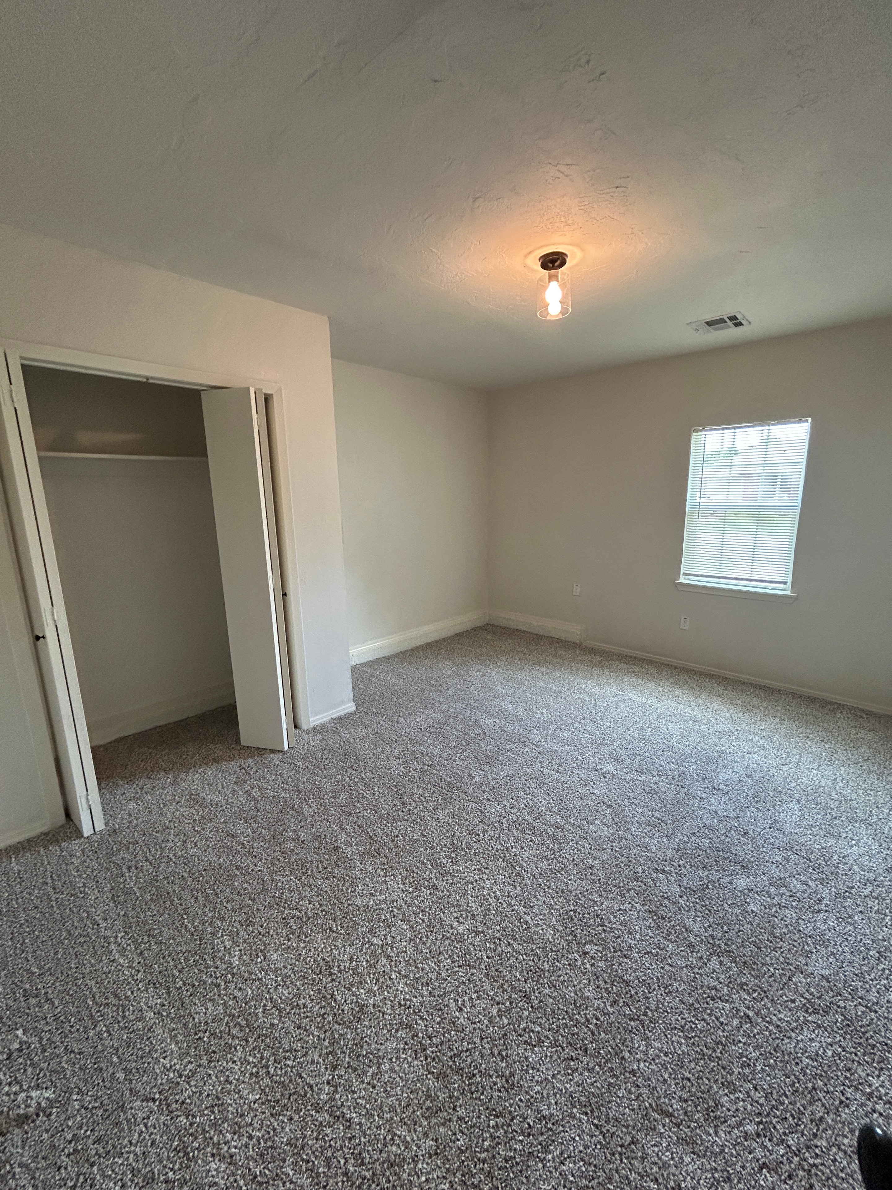 109 NE 3rd St miniatura 6